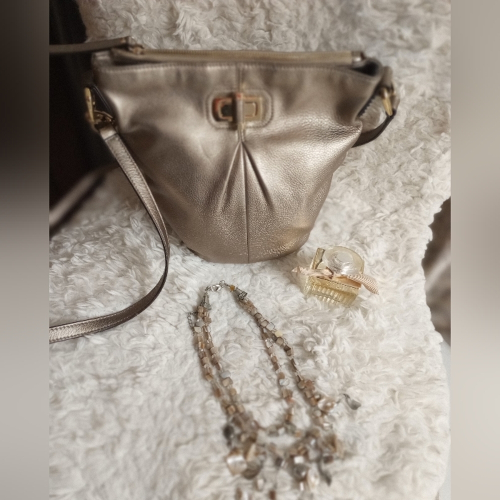 B Makowsky Gold Tone Leather Bag - Picture 5 of 17